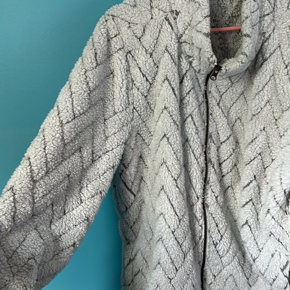 Jacket - Picture 3 of 6